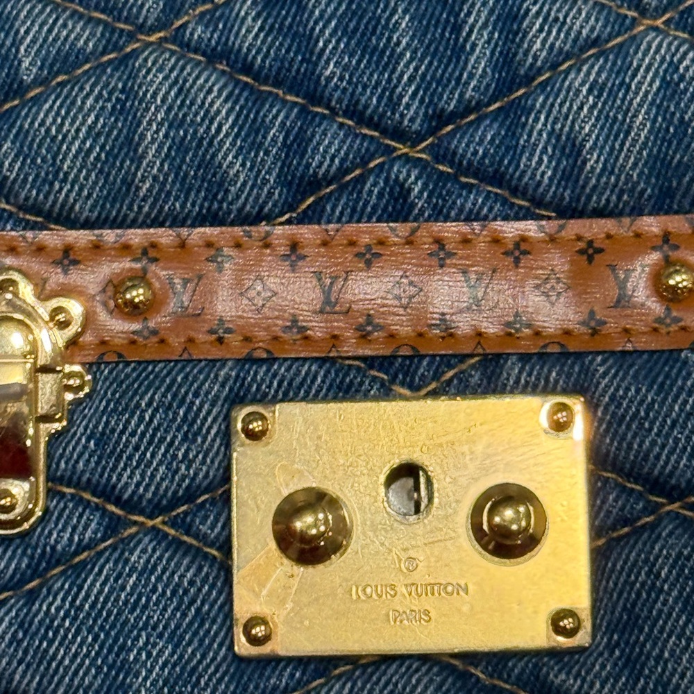 ❌Sold❌NEW Larry rare Limited edition, Louis Vuitton denim trunk microchipped - Picture 5 of 8